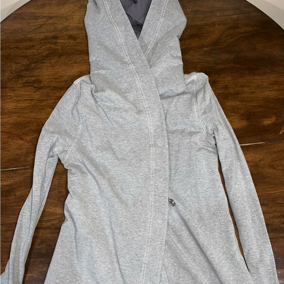 Lululemon Wrap - Picture 1 of 2